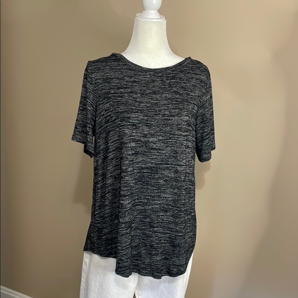 Luxe TEE Gray and Black Short Sleeve Relaxed Tee